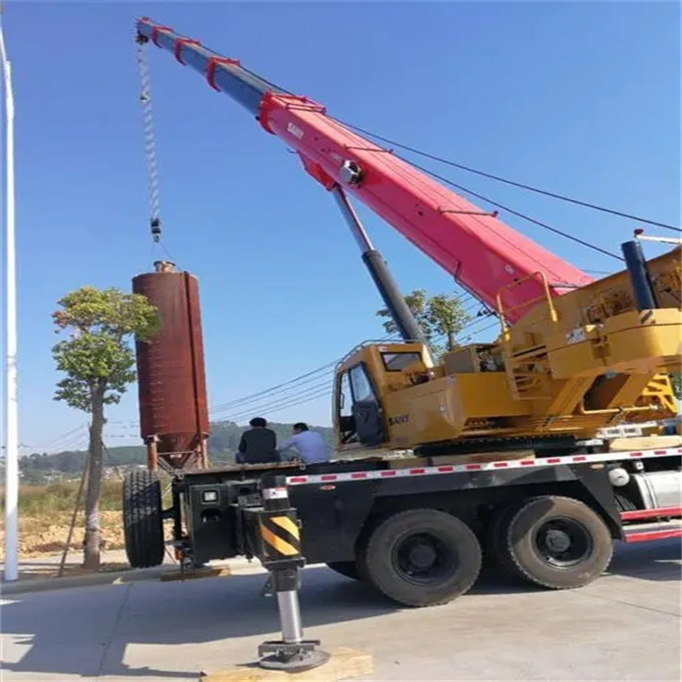 竹山80吨吊车出租多少钱